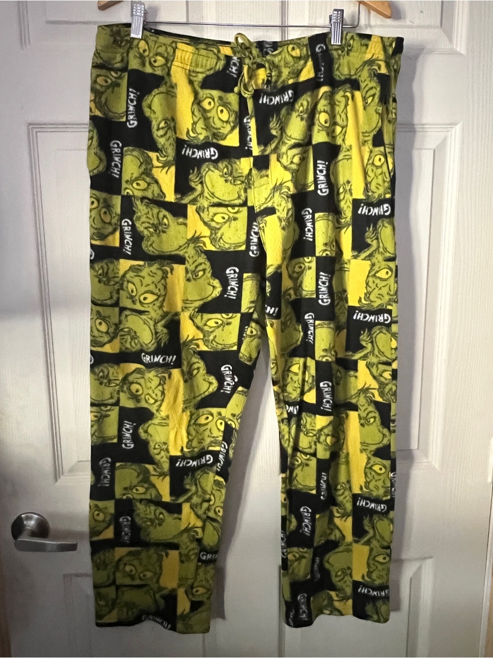 Dr. Seuss Grinch Yellow & Black men’s  fleece pj’s
